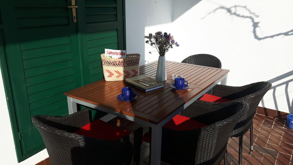 Apartments Davor Biograd Na Moru Exterior photo